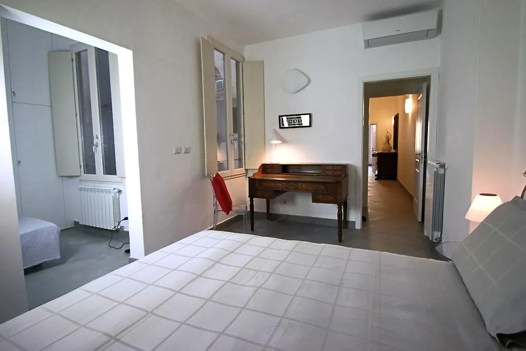 Guest house Cavour48 Affittacamere Florence Italy